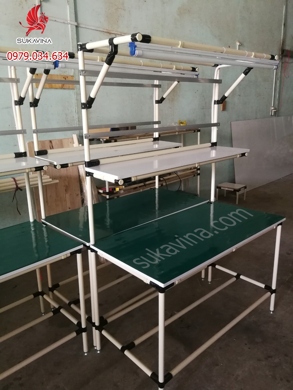 b&agrave;n thao t&aacute;c ống th&eacute;p bọc nhựa