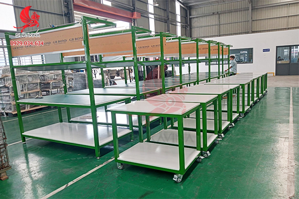 Sukavina lắp đặt b&agrave;n thao t&aacute;c nh&agrave; xưởng