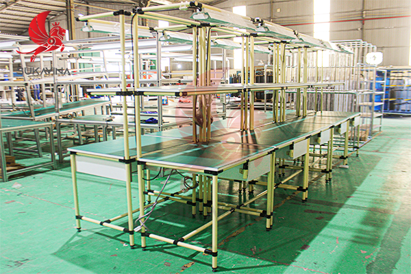 ban-thao-tac-nha-xuong-gia-re 3.jpg (390 KB)
