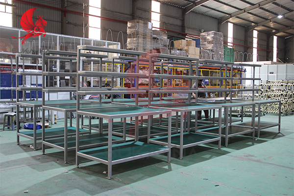 b&agrave;n thao t&aacute;c nh&agrave; xưởng gi&aacute; rẻ