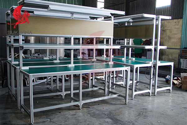 ban-thao-tac-nha-xuong-gia-re 8.jpg (307 KB)