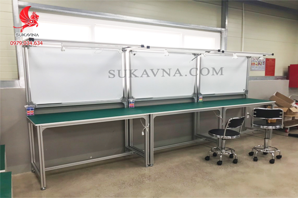 ban-thao-tac-phong-sach-sukavina 1.jpg (165 KB)