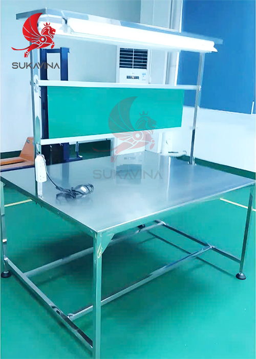 B&agrave;n thao t&aacute;c sạch