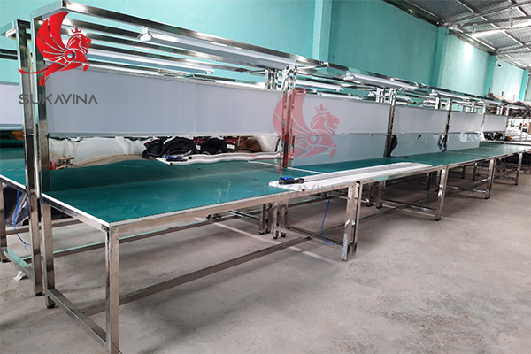 B&agrave;n thao t&aacute;c sạch