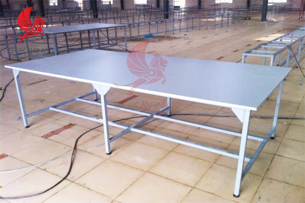 Gia c&ocirc;ng b&agrave;n cắt vải Sukavina