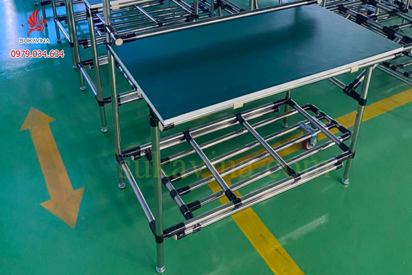 Bàn thao tác khung inox dành riêng cho công nghiệp