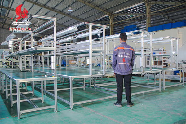 Bàn khung nhôm định hình là gì ? chức năng và các bộ phận