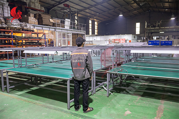 BÀN THAO TÁC CÔNG NGHIỆP LÀ GÌ? ỨNG DỤNG VÀ PHÂN LOẠI CHI TIẾT