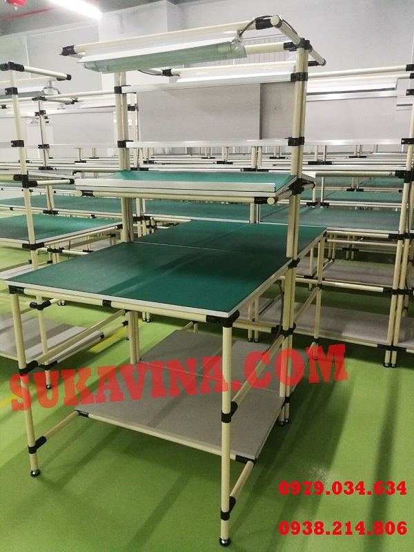 Bàn thao tác gắn phụ kiện có gì?