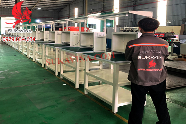 Vật tư phụ kiện làm bàn thao tác