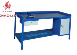 Bàn thao tác bằng thép