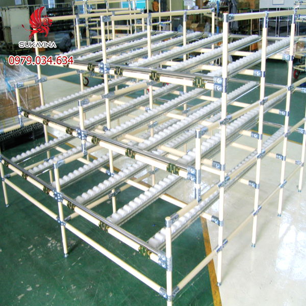 Kệ Để Hàng Con Lăn 05